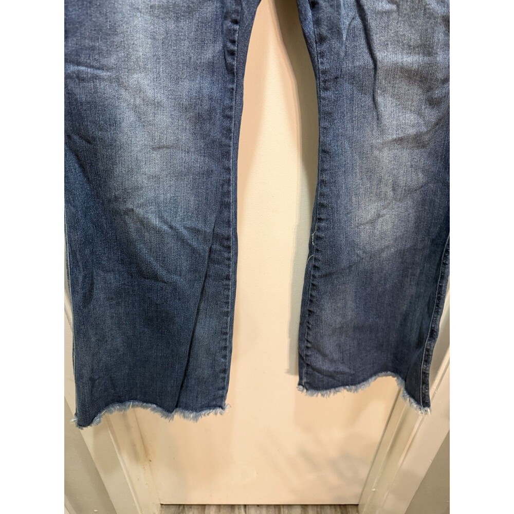 Judy Blue Women's Flare Blue Denim Jeans Plus Size 18W Stretch Medium Wash - Picture 8 of 9